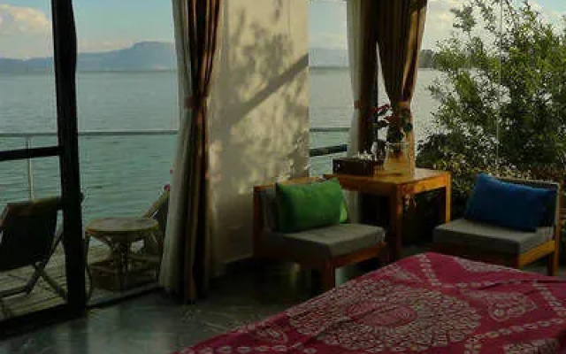 Mingyue.shineitaoyuan