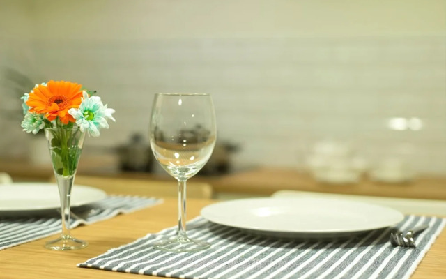 Imperial Apartments - Valor