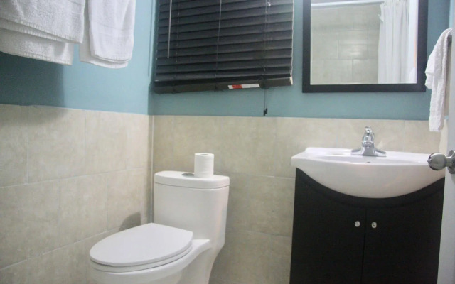 American Plaza Motel