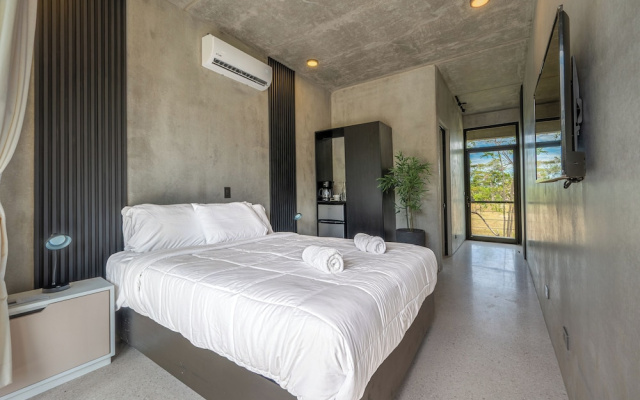 Nelblu Flamingo Suites