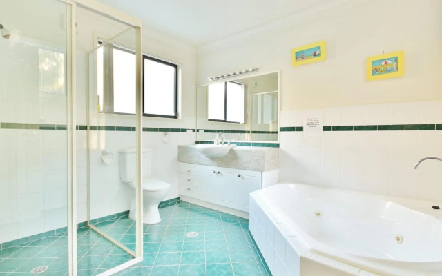 Sand Water at Hyams Beach 4pm Check Out Sundays