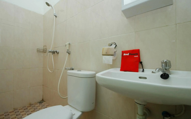 RedDoorz Plus near Plaza Indonesia