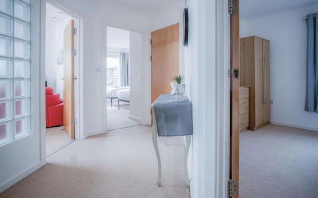 The Penthouse - 3 Bedroom Apartment - Llanelli