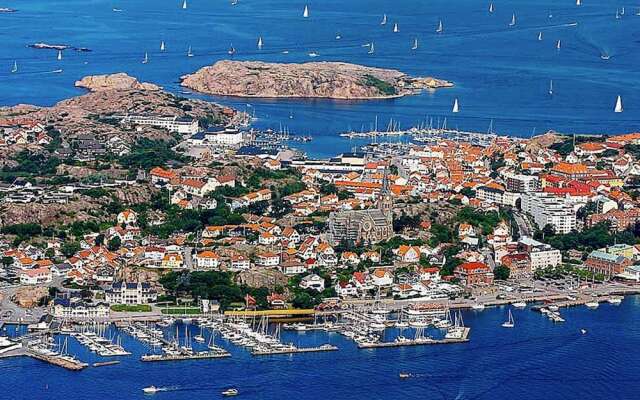 6 Person Holiday Home in Brastad