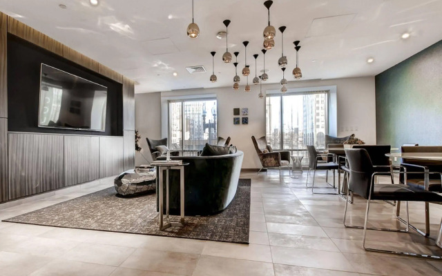 Global Luxury Suites at The Theatre District