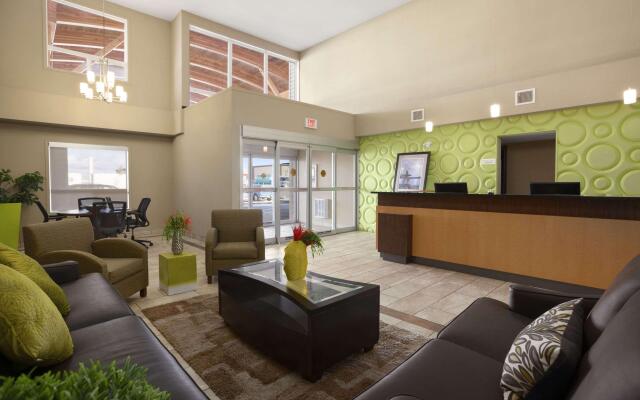 Home Inn and Suites Lloydminster