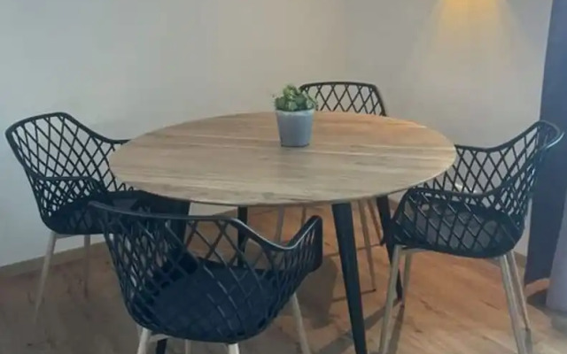 1 Porzig Modern Retreat