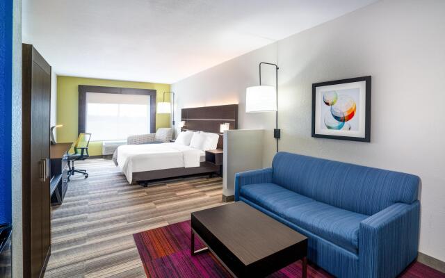 Holiday Inn Express and Suites Winona North, an IHG Hotel