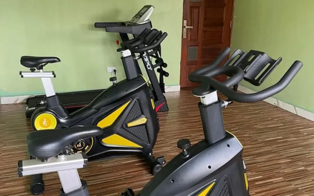 Cozy 1-bed Apt With Pool & Gym in Najjera 2