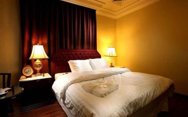 The Palace Hotel Suites