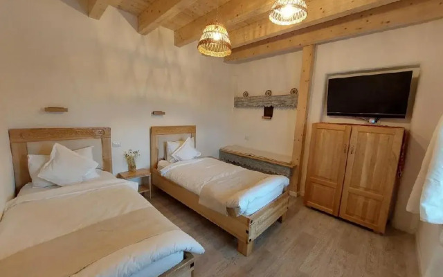 . Dimineti in Cerdac