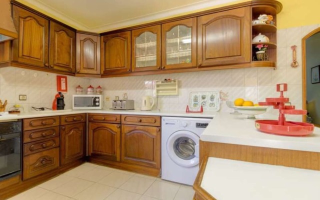 Villa - 4 Bedrooms with Pool and WiFi - 105890