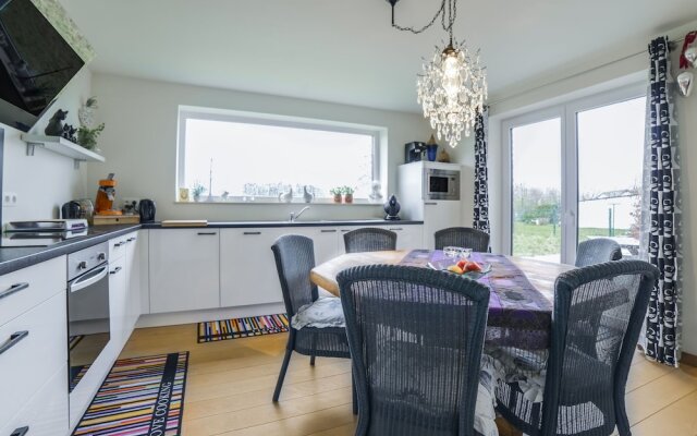 Charming Holiday Home in Seloignes with Garden