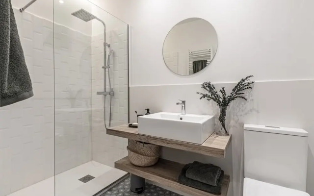 Iruela - 3 Bedrooms and Office in Trafalgar