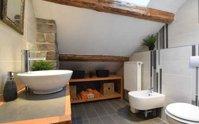Lovely Holiday Home in Gros Chene With Bubble Bath