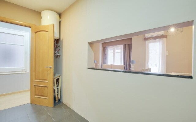 Spacious 4bed in Central Barcelona, 8mins to Metro