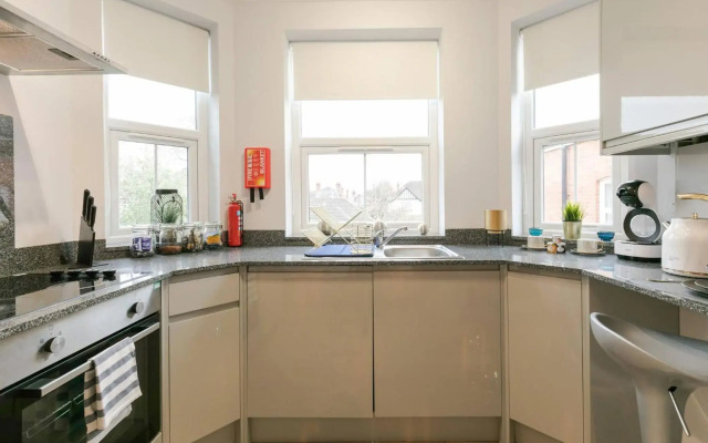 12 Helena Luxury Serviced Apartment