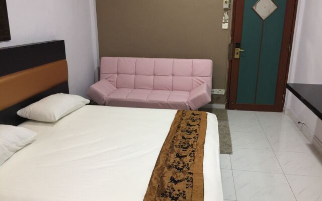 Lai Ming Hotel Cosmoland (SG Clean Certified)