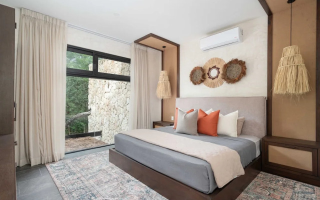 Twelve O’Clock Luxury Villas