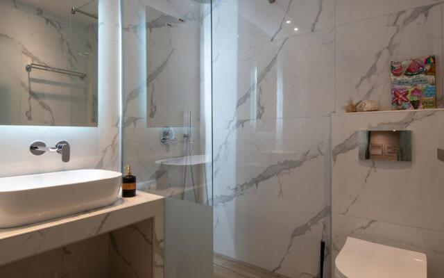 Sunset Studios - New Suites with Seaview & Back Side Apartements