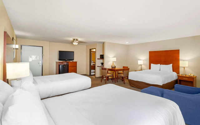 Comfort Inn & Suites Near Fallon Naval Air Station