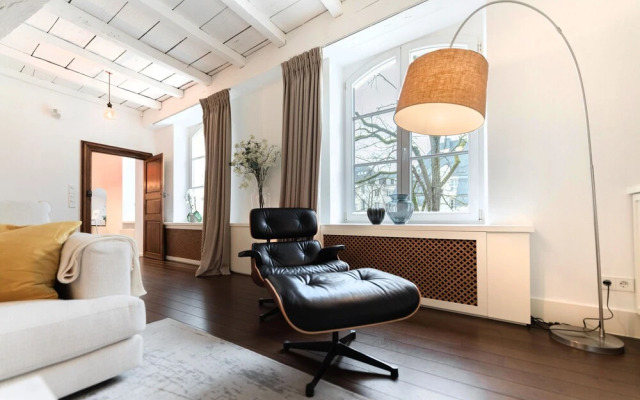 2BR Open Space Apt - City Center Gem