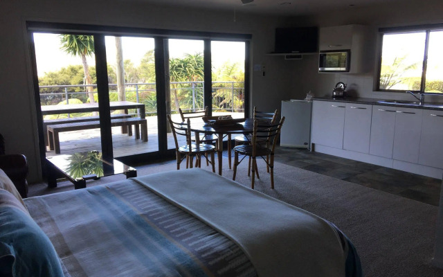 Whangamata Vistas B&B
