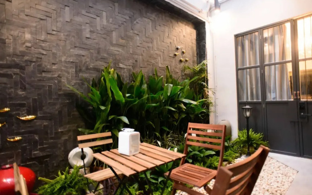 87 Oldtown @ River Pier