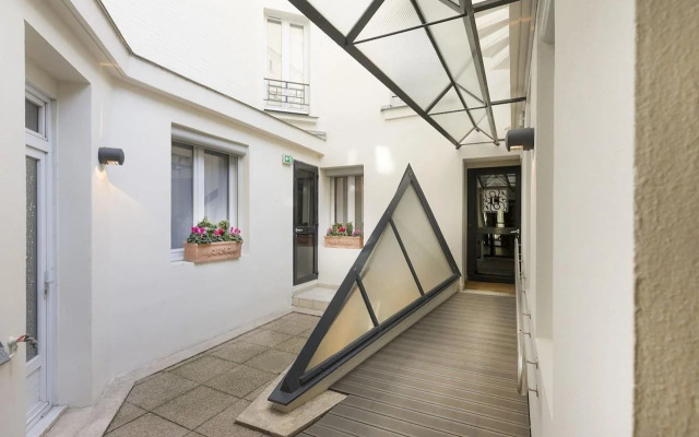 Libertel Canal Saint Martin