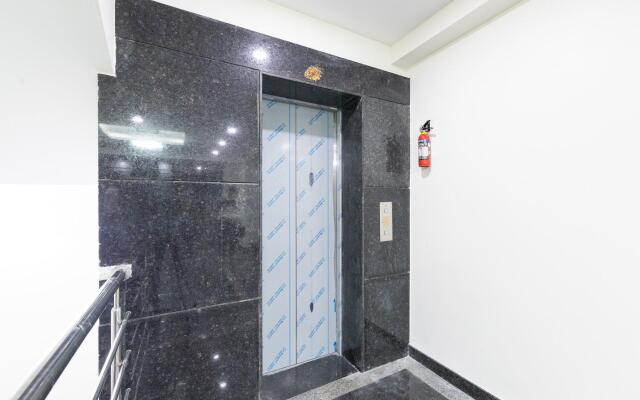Capital O 62949 Regal Suites