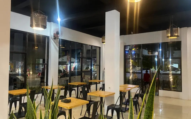 Urbanview Hotel Medio Inn Palu by RedDoorz