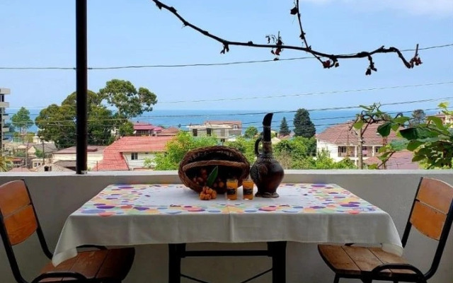 У Розы (Гагра)