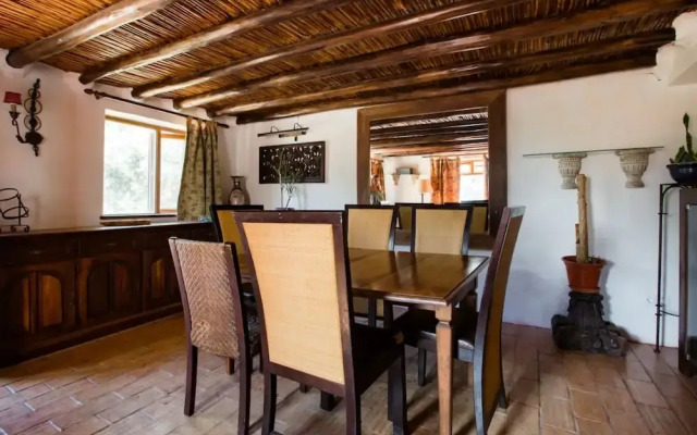Porches Private Pool Villa 17 Guests