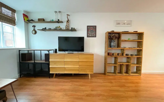 Modern Urban Sheffield Hideaway