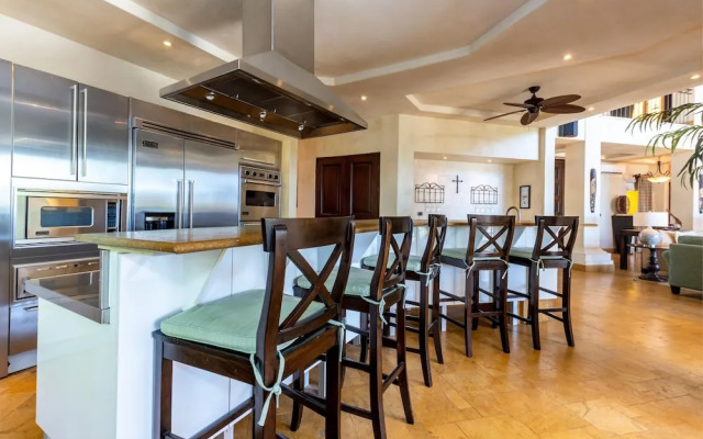 Mediterranean-style Flamingo Mansion Offers the Ultimate in Beachfront Luxury