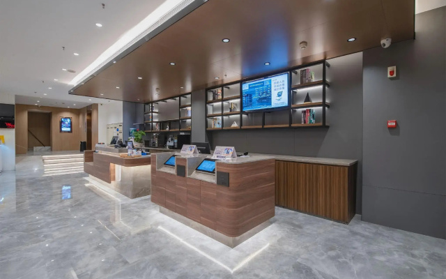 Hanting Hotel Kunming Stadium Metro Station
