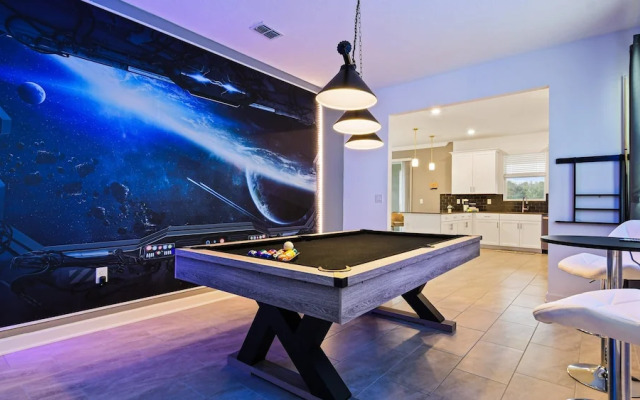 Storey Lake 6BR Lakeview Home Pool Spa Near Disney