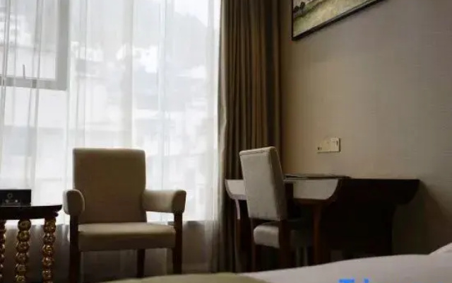 Luyuan Hotel Along the River