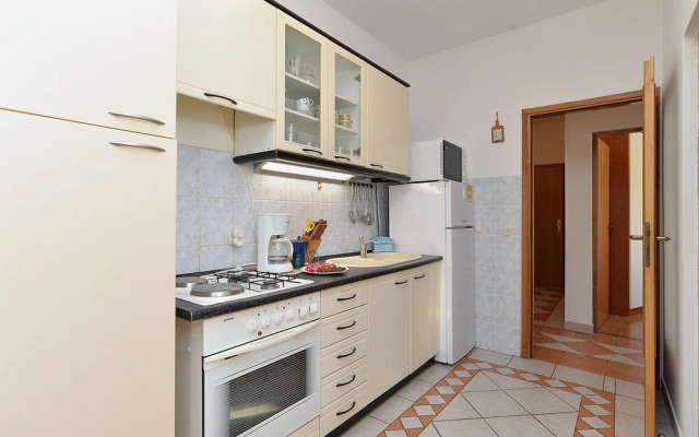 Apartment 1982