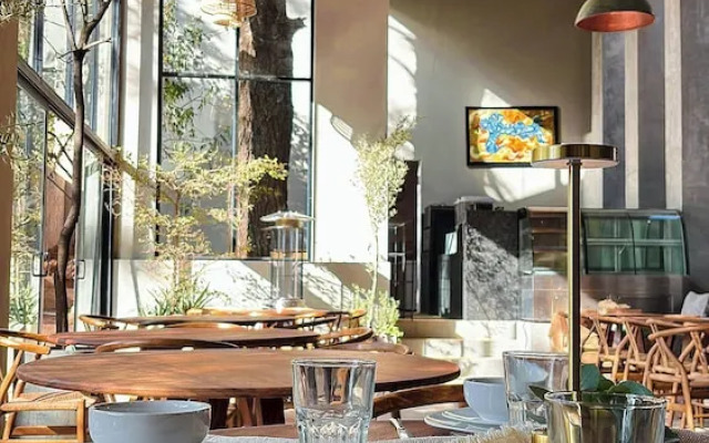 Serenzzo Hotel & Cuisine