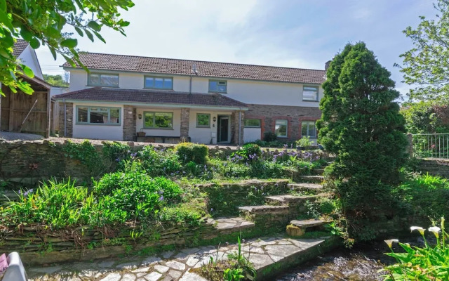 Shippenrill Croyde 6 Bedrooms, Sleeps 14, Hot Tub