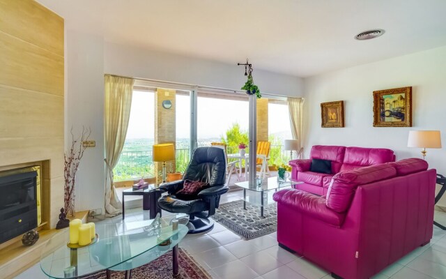 Beautiful Villa in Pedreguer With Swimming Pool