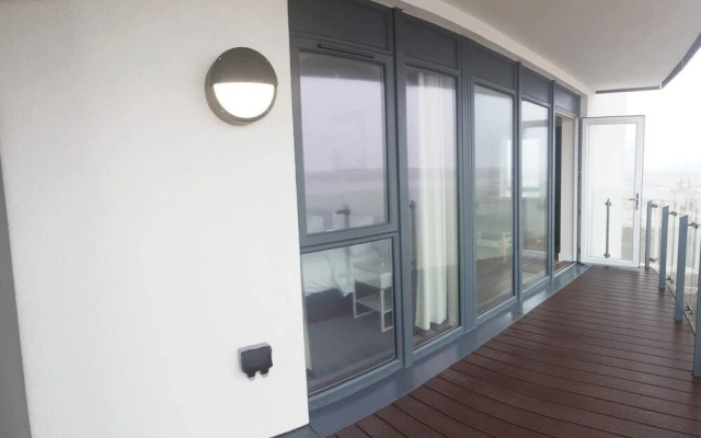 Pier Apartment 3