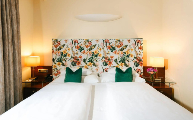 Sir Savigny Hotel, part of Sircle Collection