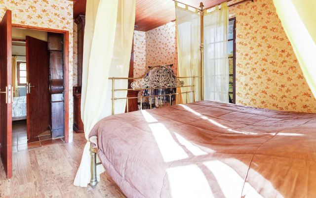 Authentic Holiday Home in Puy-l'evêque With Swimming Pool