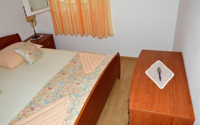 Remarkable 1-bed Apartment in Marina