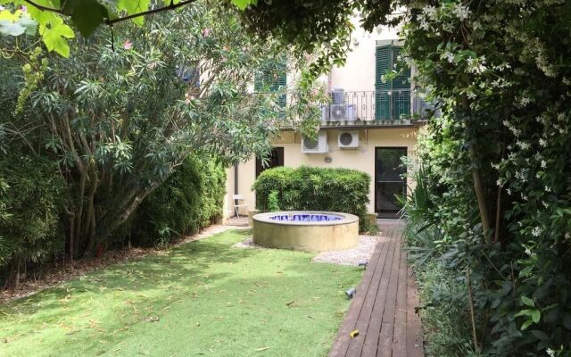 Florence Garden Apartment