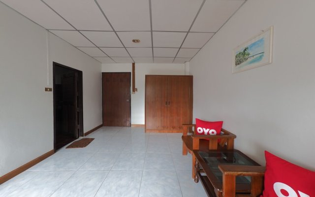 Dumrong Town Hotel by OYO Rooms