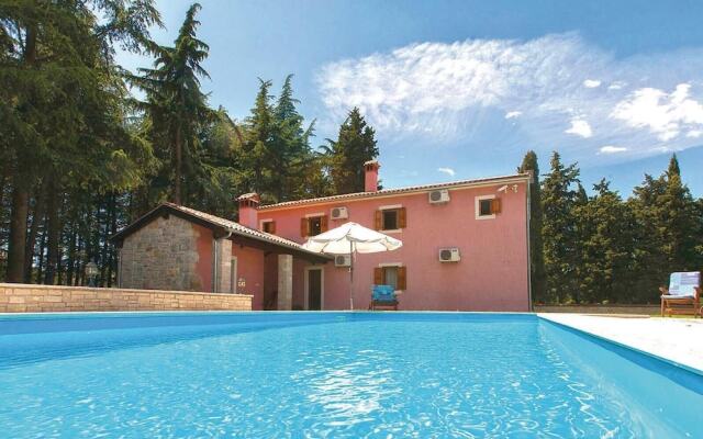 Stunning Home in Vrsar With Wifi and 3 Bedrooms