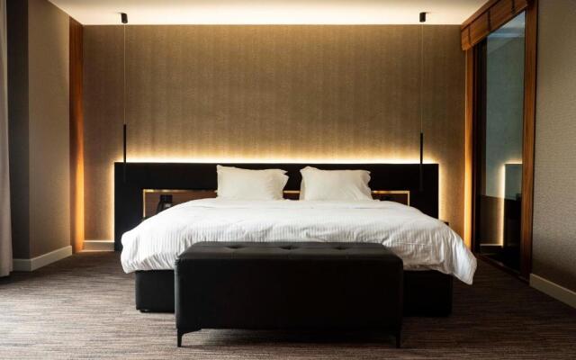 Select Hill Resort